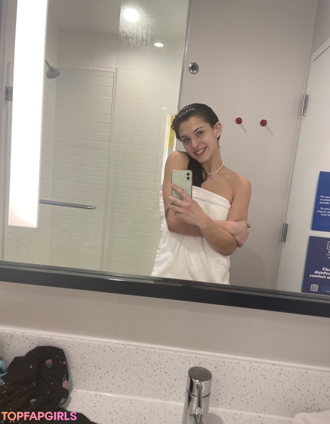 Nacktes geleaktes OnlyFans-Foto von Leah Gotti #1076