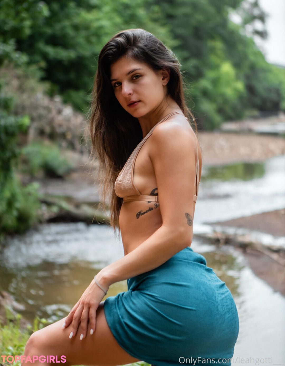 Nacktes geleaktes OnlyFans-Foto von Leah Gotti #1975