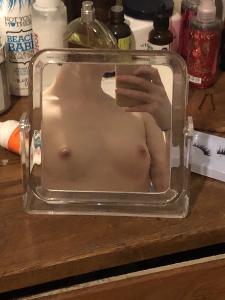 Nacktes geleaktes OnlyFans-Foto von Clamgirl