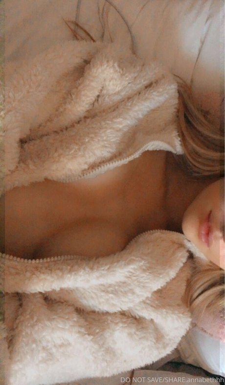 Nacktes geleaktes OnlyFans-Foto von Annabeth Davies