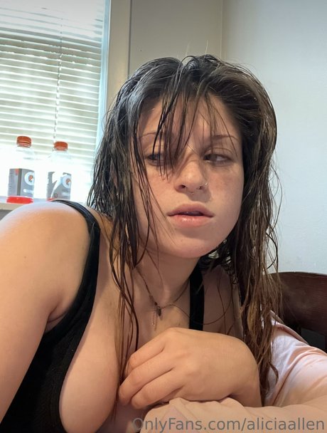 Nacktes geleaktes OnlyFans-Foto von Alicia Allen