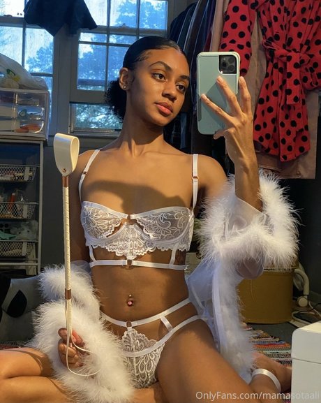 Nacktes geleaktes OnlyFans-Foto von Maria S Moon