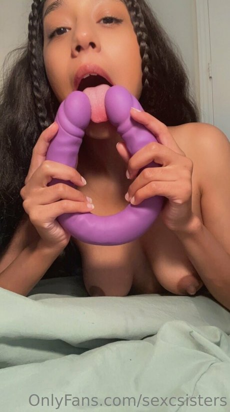 Nacktes geleaktes OnlyFans-Foto von Molly And Mia