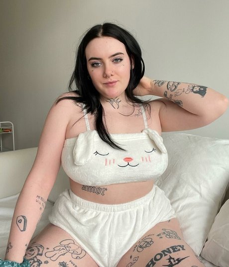 Nacktes geleaktes OnlyFans-Foto von Thicktinker