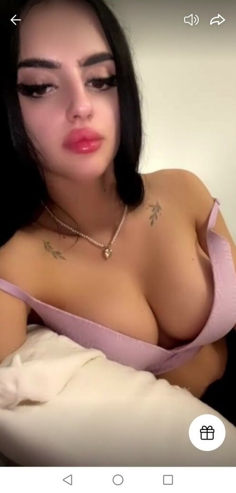 Nacktes geleaktes OnlyFans-Foto von Martiniii