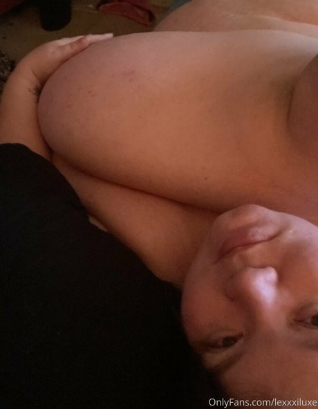 Nacktes geleaktes OnlyFans-Foto von Lexxxiluxe