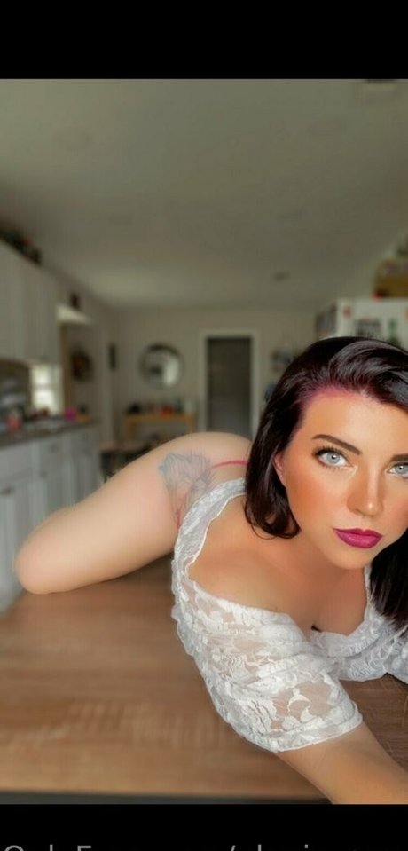 Alexispeaches1