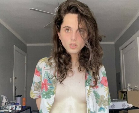 Nacktes geleaktes OnlyFans-Foto von Helmet Girl