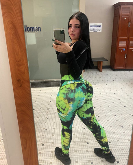 Nacktes geleaktes OnlyFans-Foto von Thicklilmama