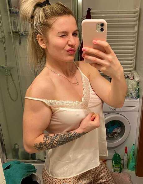 Bicepgirl