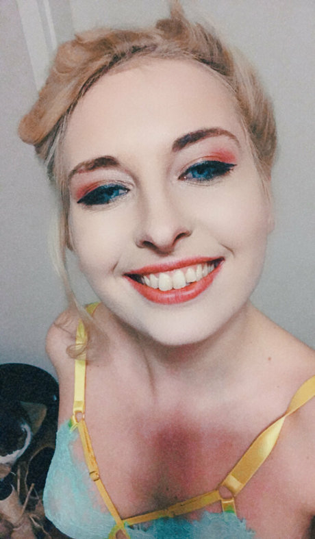 Nacktes geleaktes OnlyFans-Foto von Poeticminx