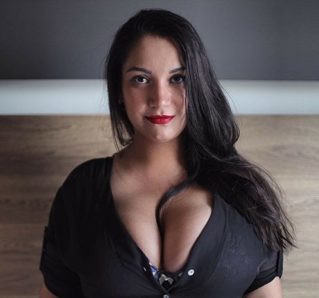 Nacktes geleaktes OnlyFans-Foto von Isa Malone