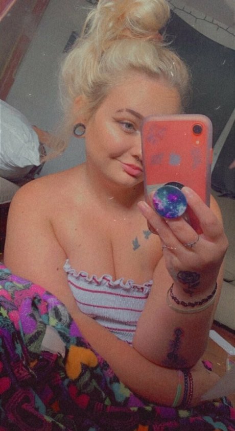 Nacktes geleaktes OnlyFans-Foto von Bxbygxrl21
