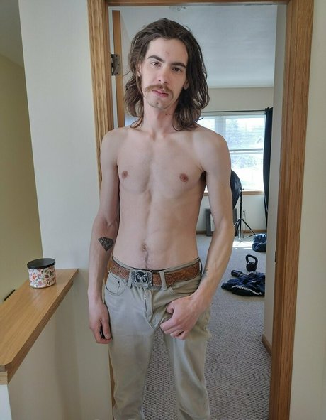 Nacktes geleaktes OnlyFans-Foto von Shreddingskinn