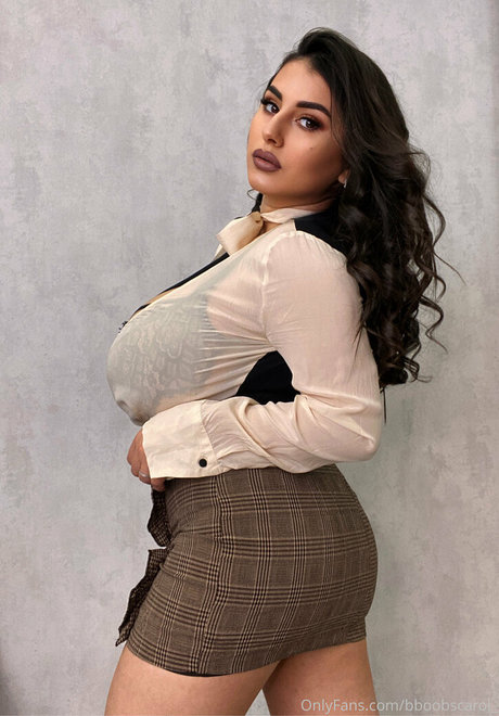 Nacktes geleaktes OnlyFans-Foto von Aria Carol