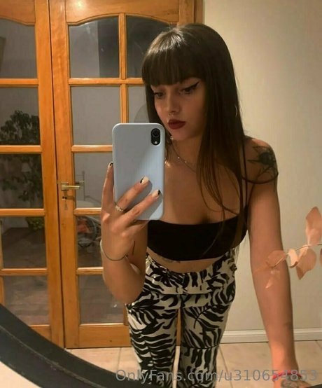 Nacktes geleaktes OnlyFans-Foto von Vampyalicia