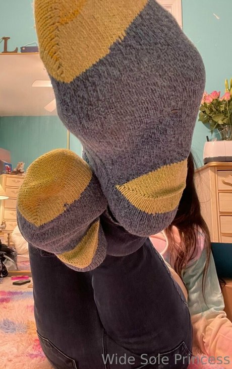 Nacktes geleaktes OnlyFans-Foto von Leahsprettyfeet