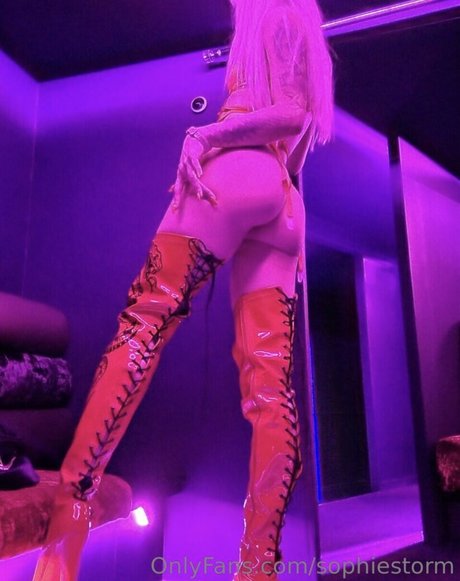 Nacktes geleaktes OnlyFans-Foto von Sophie Storm