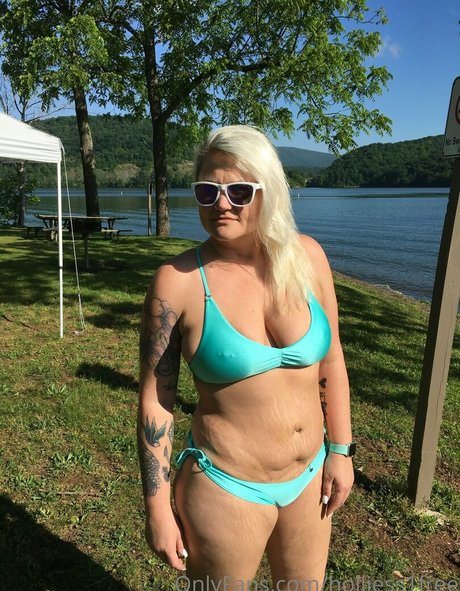 Nacktes geleaktes OnlyFans-Foto von Holliess1free