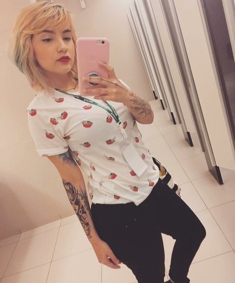 Nacktes geleaktes OnlyFans-Foto von Riyuuka