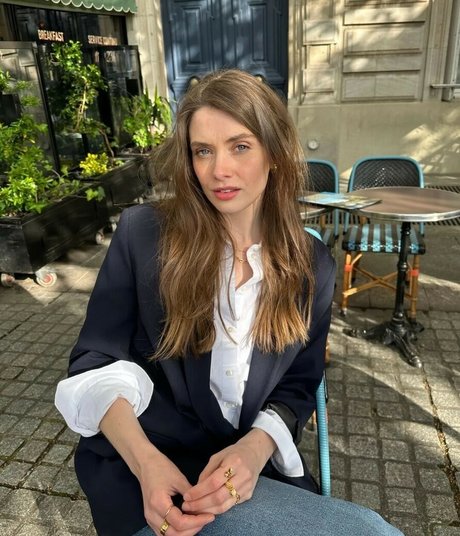 Nacktes geleaktes OnlyFans-Foto von Juliet Searle