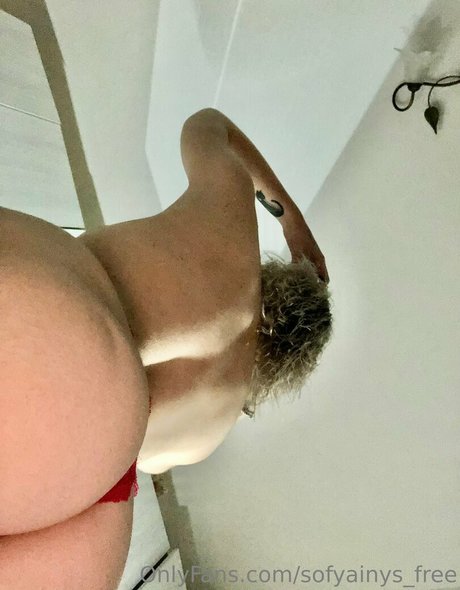 Nacktes geleaktes OnlyFans-Foto von Sofyainysfree
