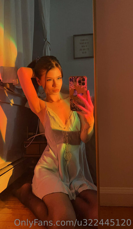 Nacktes geleaktes OnlyFans-Foto von Nicole Kinsley