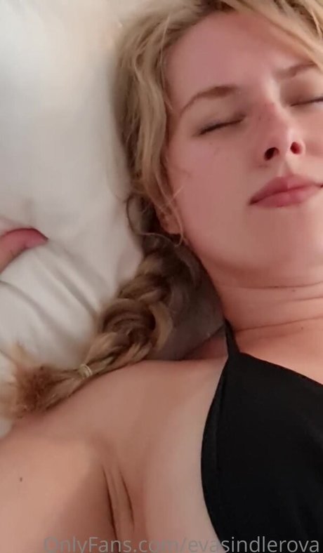 Nacktes geleaktes OnlyFans-Foto von Evasindlerova