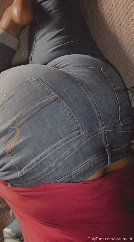 Nacktes geleaktes OnlyFans-Foto von Bratmarie