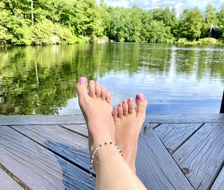 Nacktes geleaktes OnlyFans-Foto von Rnjessicasfeetfree