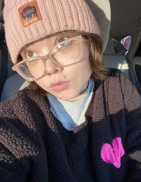 Nacktes geleaktes OnlyFans-Foto von Lilac Lullaby