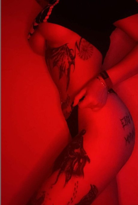 Nacktes geleaktes OnlyFans-Foto von Redheadsdoitbetterx