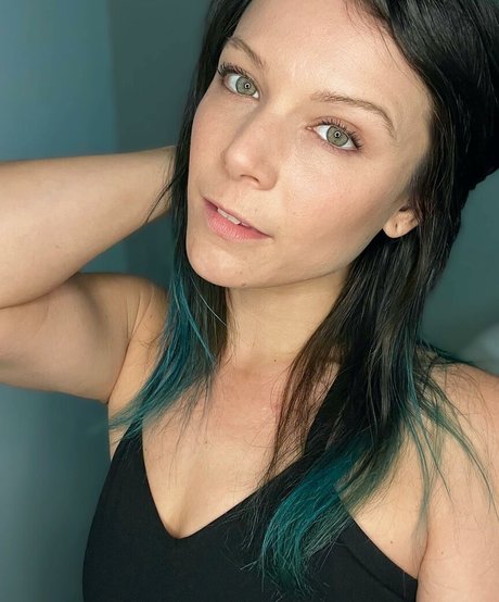 Nacktes geleaktes OnlyFans-Foto von Kora Raw