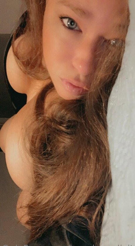 Nacktes geleaktes OnlyFans-Foto von Ivymiaexplicit
