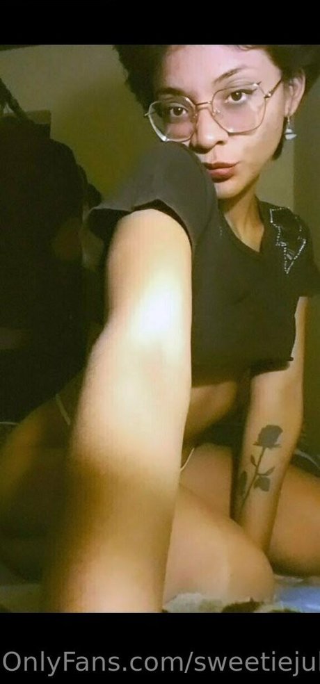 Nacktes geleaktes OnlyFans-Foto von Sweetiejuliet