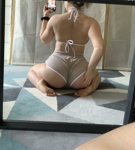 Nacktes geleaktes OnlyFans-Foto von Elliemary