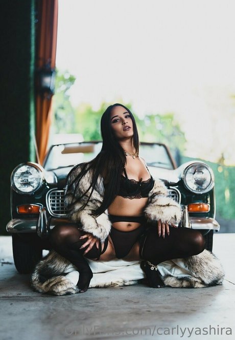 Carlyyashira