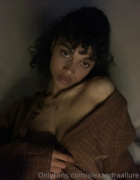 Nacktes geleaktes OnlyFans-Foto von Alexandraallure
