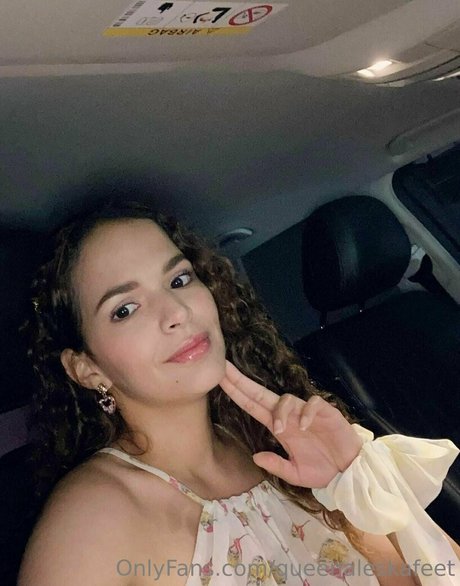 Nacktes geleaktes OnlyFans-Foto von Queenaleskafeet