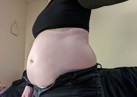 Nacktes geleaktes OnlyFans-Foto von Abbybeebelly
