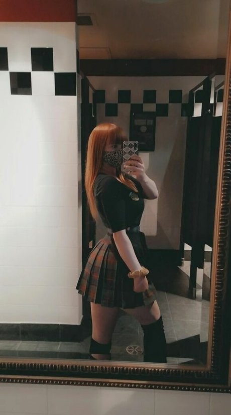 Nacktes geleaktes OnlyFans-Foto von Cutieredhead