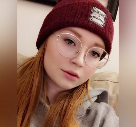 Nacktes geleaktes OnlyFans-Foto von Cutieredhead