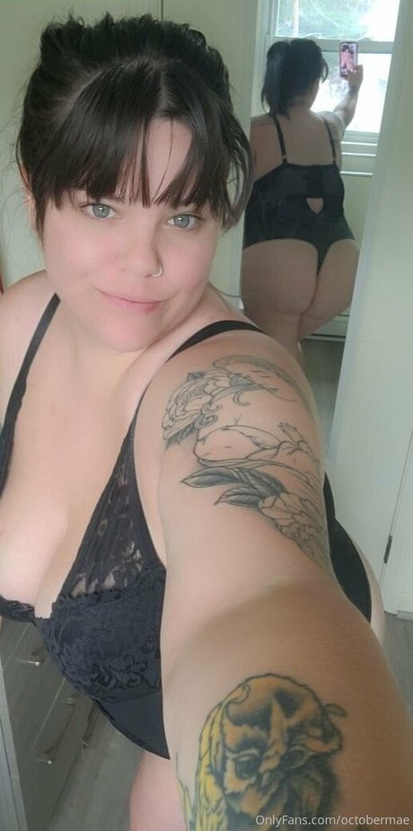 Nacktes geleaktes OnlyFans-Foto von Octobermae