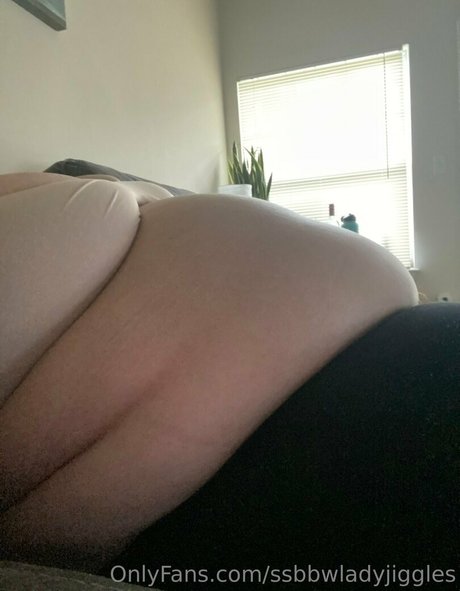 Ssbbwladyjiggles