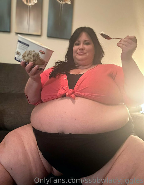 Ssbbwladyjiggles