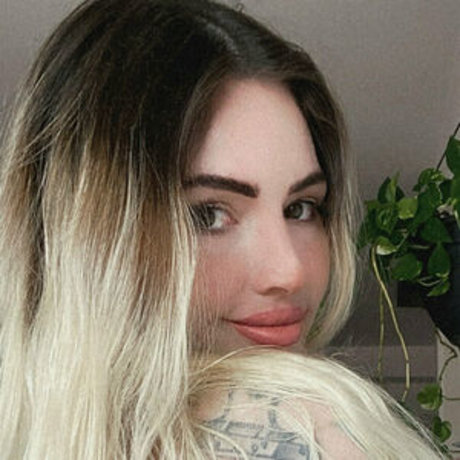 Nacktes geleaktes OnlyFans-Foto von Docefree