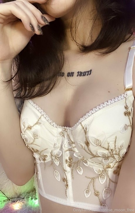 Nacktes geleaktes OnlyFans-Foto von Ronniemoonfree