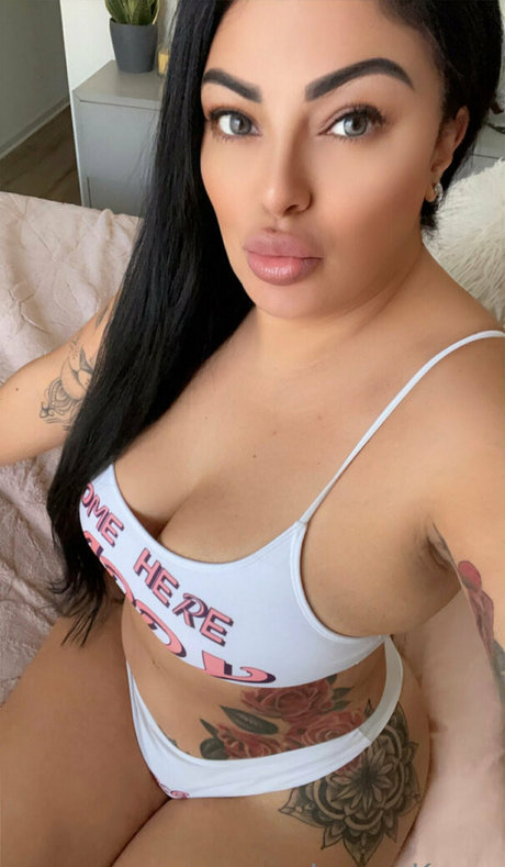Nacktes geleaktes OnlyFans-Foto von Thickjennakumz