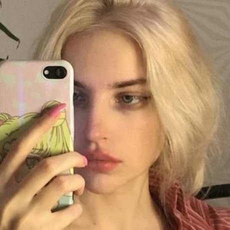 Nacktes geleaktes OnlyFans-Foto von Newfaceinnhell