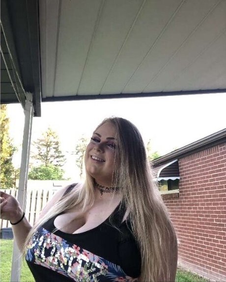 Nacktes geleaktes OnlyFans-Foto von Danie Marie